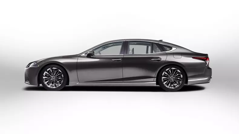 2017-lexus-ls-detroit-1