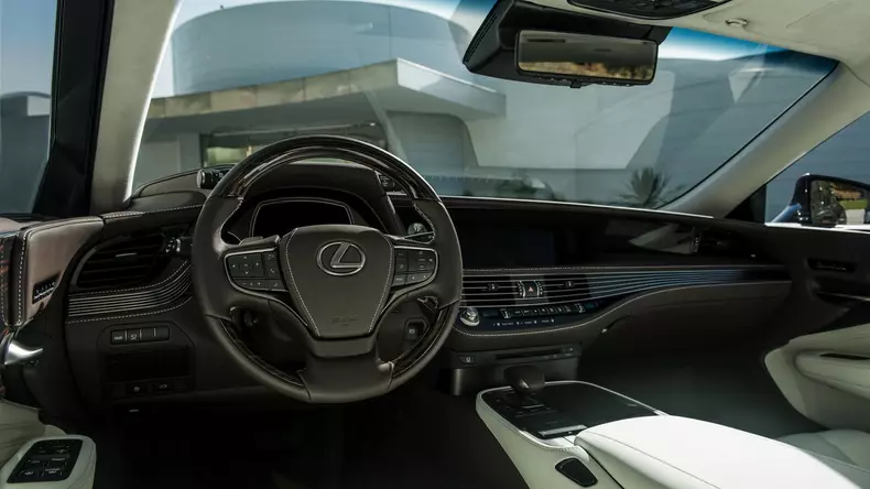2017-lexus-ls-detroit-16
