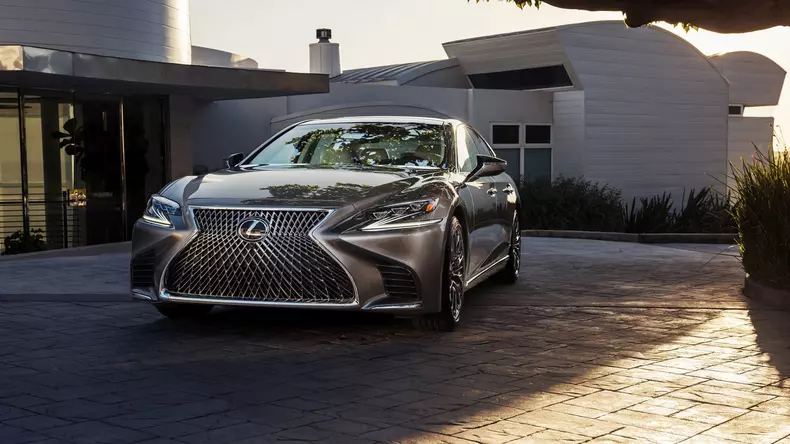 2017-lexus-ls-detroit-5