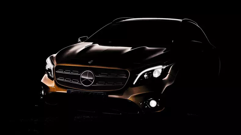 2017-mercedes-benz-gla-facelift-teaser