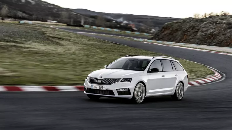 2017-skoda-octavia-facelift-43