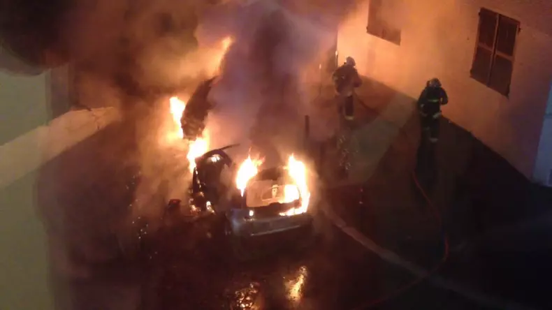 Paris-cars-fire-2017.01.01