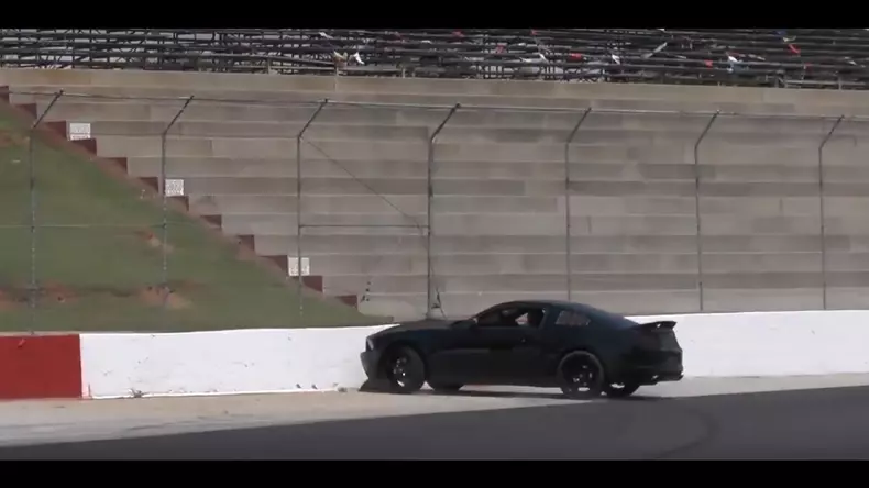 Mustang-drift-crash-4202017