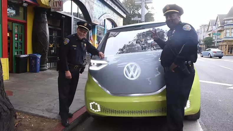 Volkswagen-I.D.-BUZZ-T1-Real-eye-catchers