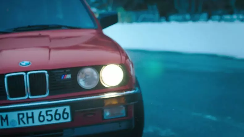 Too-Powerful-“Christmas-Tree-Tragedy”-by-BMW-M.com_.