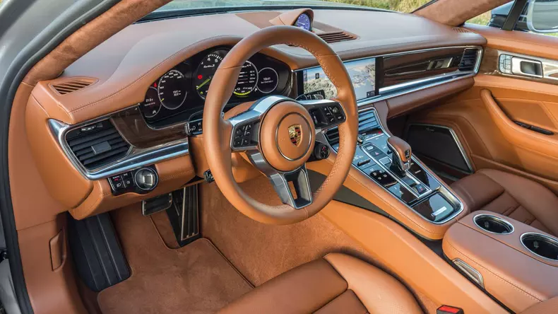 Porsche Panamera Turbo S E-Hybrid interior