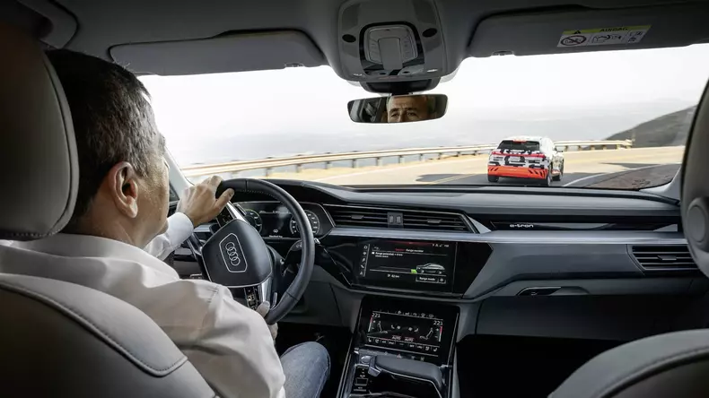 audi-e-tron-prototype-at-pikes-peak (13)