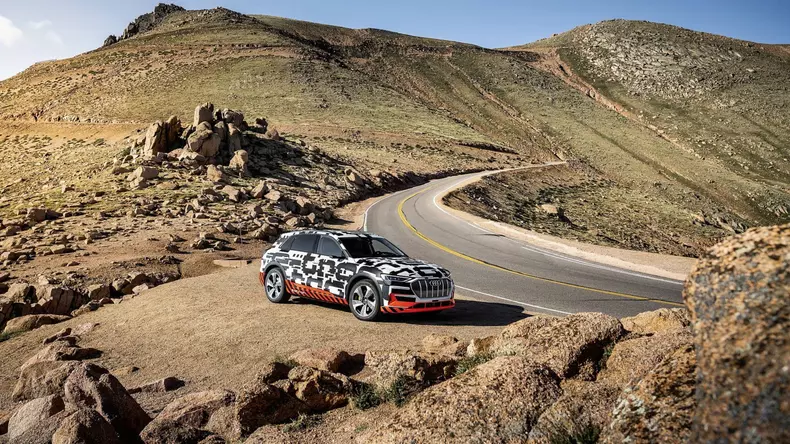 audi-e-tron-prototype-at-pikes-peak (3)