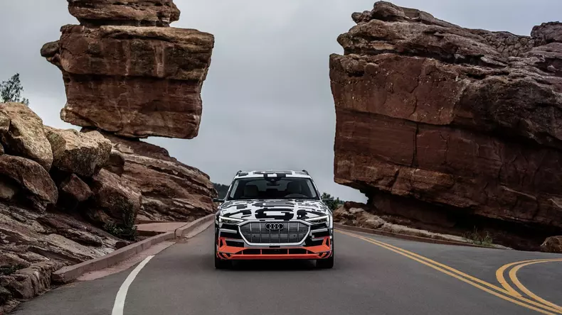 audi-e-tron-prototype-at-pikes-peak (5)