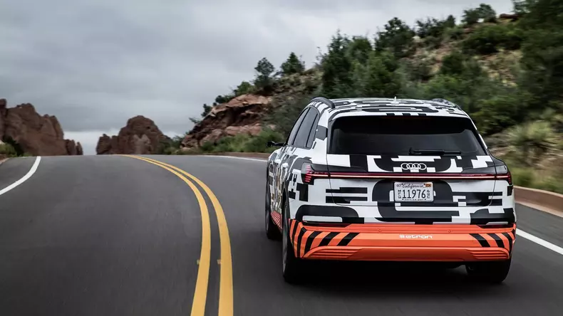 audi-e-tron-prototype-at-pikes-peak (9)