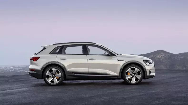 Audi e-tron SUV electric 19