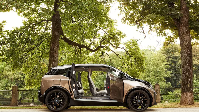 BMW i30 primeste o baterie mai mare 02