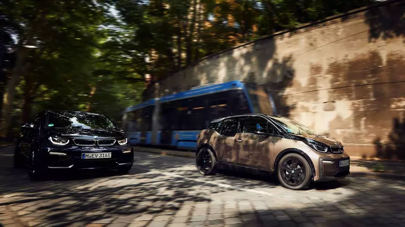 BMW i30 primeste o baterie mai mare 12