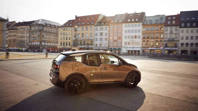 BMW i30 primeste o baterie mai mare 23