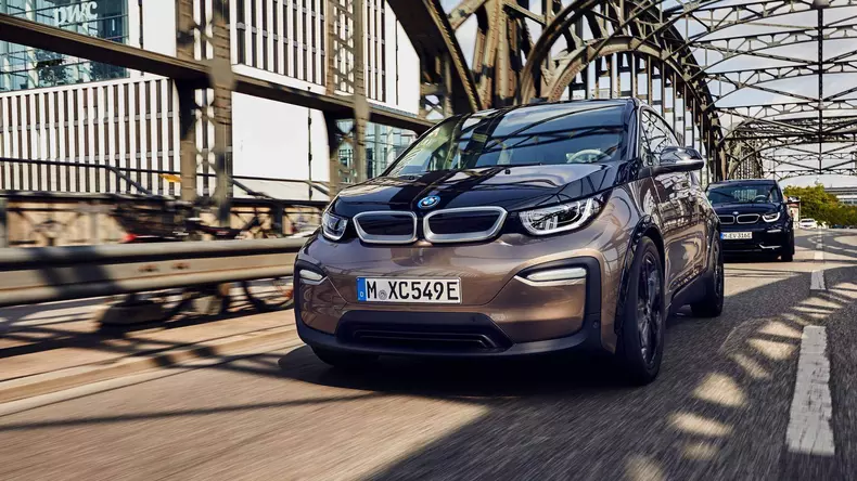 BMW i30 primeste o baterie mai mare 43
