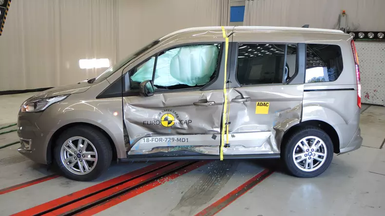 Ford Tourneo Connect 2018 crashtest EuroNCAP07