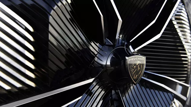 Peugeot e-Legend Concept 2018 07