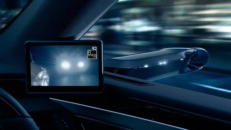 fără oglinzi laterale noaptea