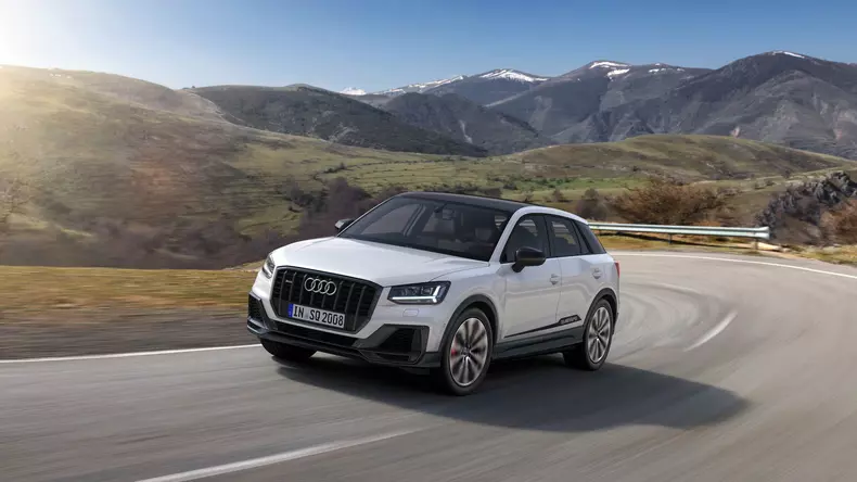 Audi SQ2 oficial 10