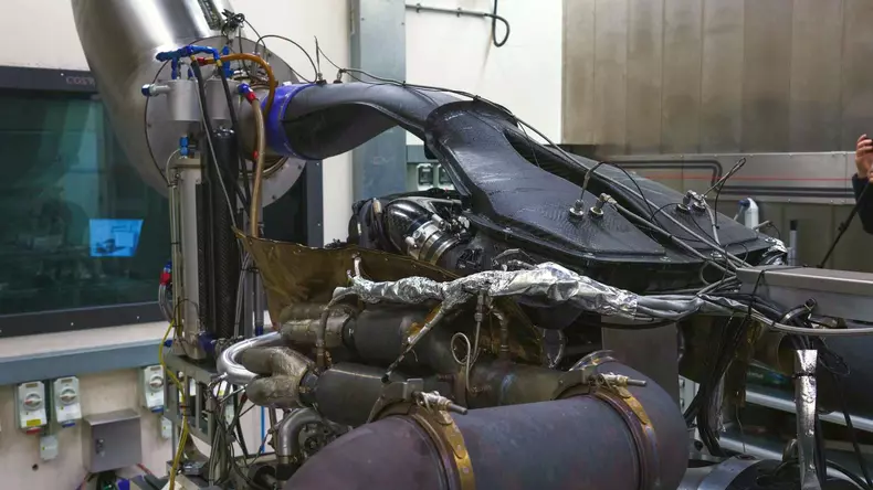 Motor Aston Martin Valkyrie 13