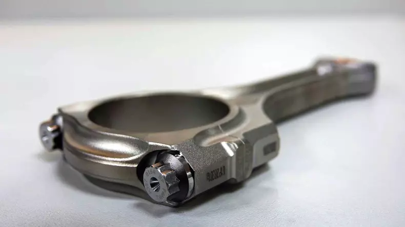 Motor Aston Martin Valkyrie 5