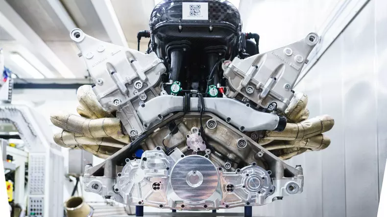 puternic motor aspirat