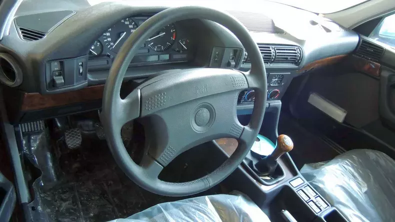 BMW Seria 5 E34 Bulgaria 7