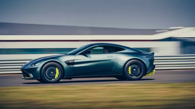 aston martin vantage amr 5