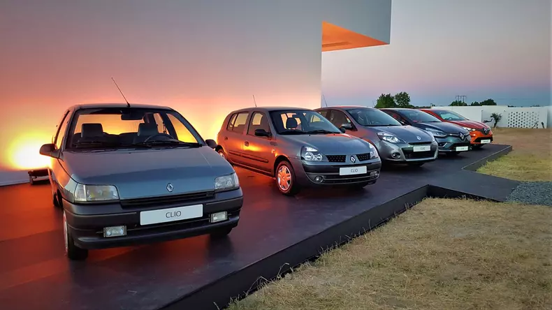 Renault Clio V 015