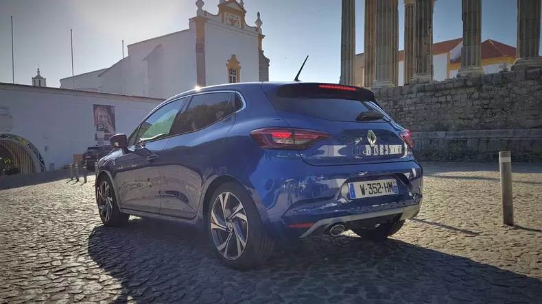 Renault Clio V 022