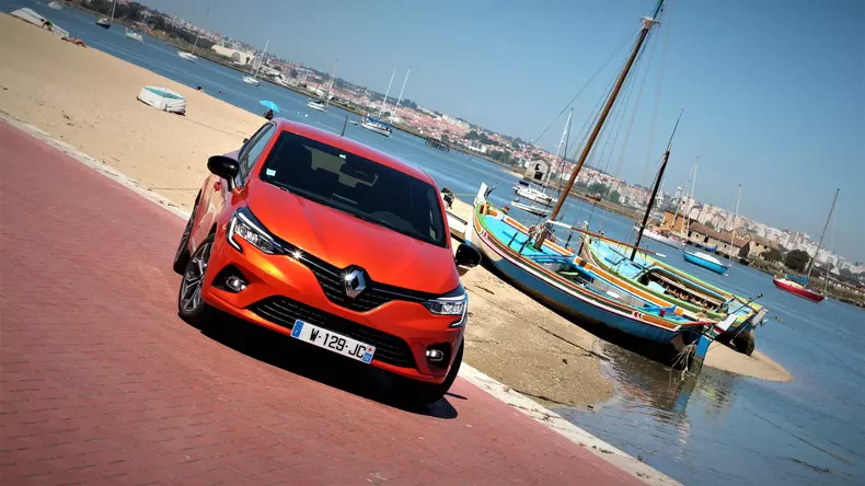 Renault Clio V 036