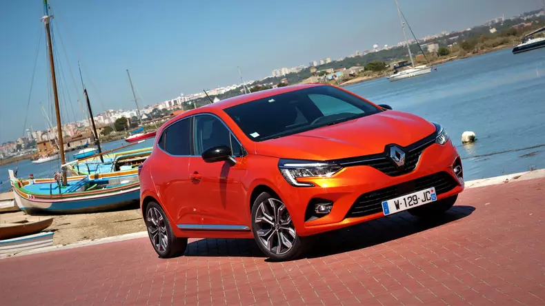 Renault Clio V 037