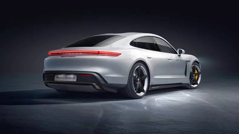 Porsche Taycan oficial5