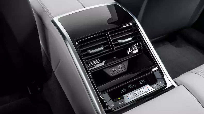 bmw-m8-gran-coupe (22)