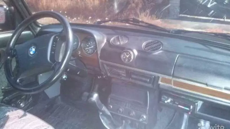 fake-bmw-e30-is-actually-a-lada-has-bmw-steering-wheel_3