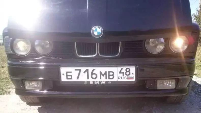 fake-bmw-e30-is-actually-a-lada-has-bmw-steering-wheel_5