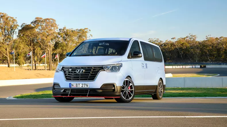 hyundai-imax-n-drift-bus (3)