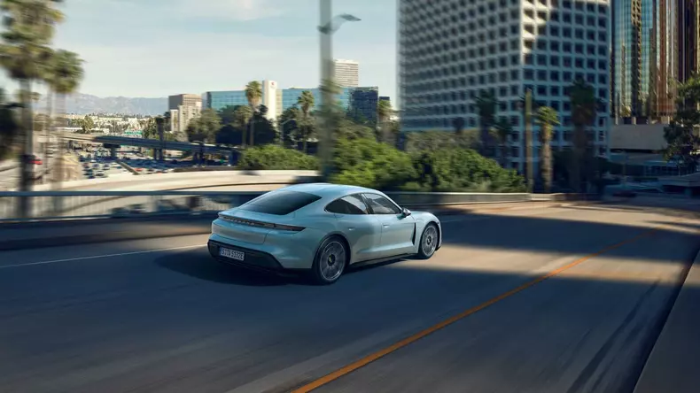 porsche-taycan-4s (10)