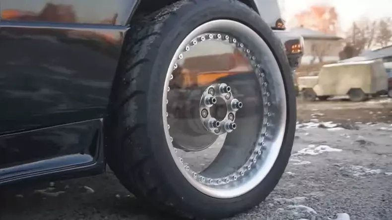 Screenshotter–HowtomakeatransparentwheelfromPlexiglas-10’09”