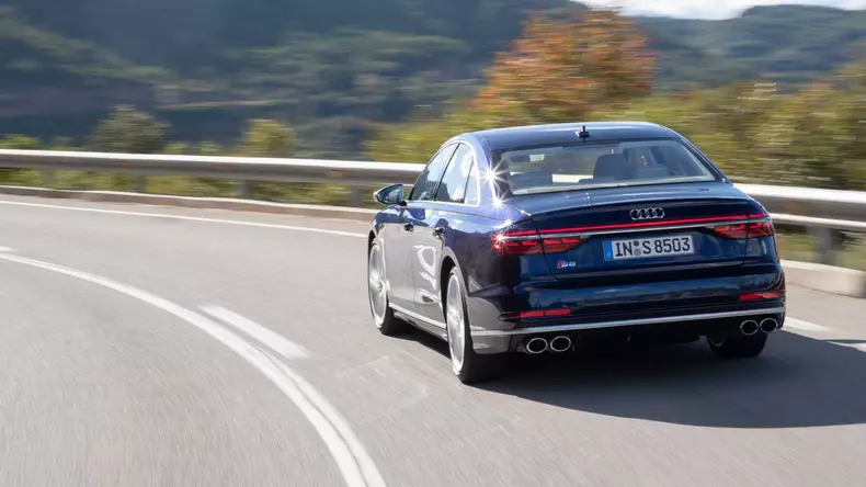 Audi S8