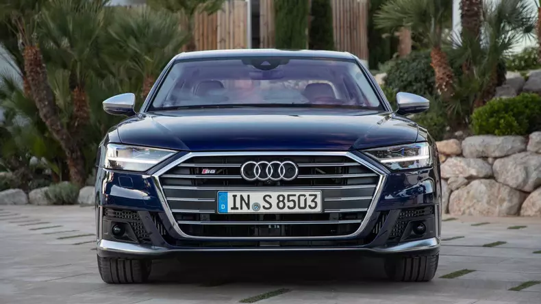 Audi S8