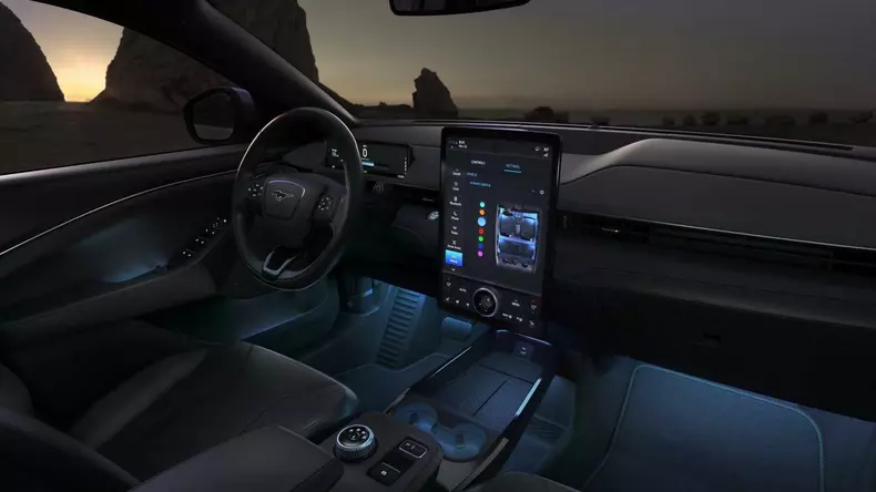 ford-mustang-mach-e-electric-suv (12)