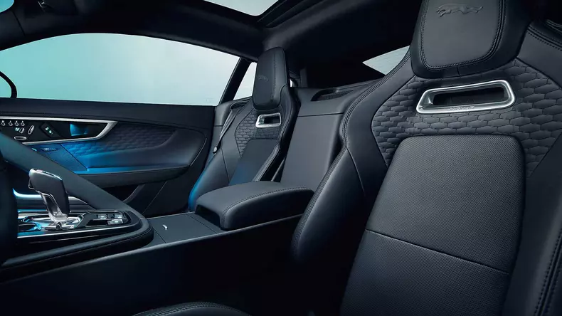 2021-jaguar-f-type (18)