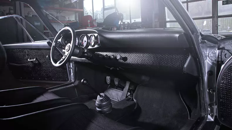 Porsche 911 DP Motorsport 11