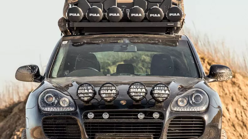 porsche-cayenne-safari-africa-offroad-1