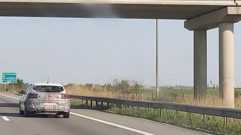 fotonouaDaciaSandero04