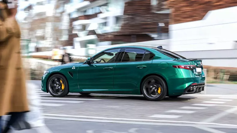 alfa-romeo-giulia-qv-facelift-12