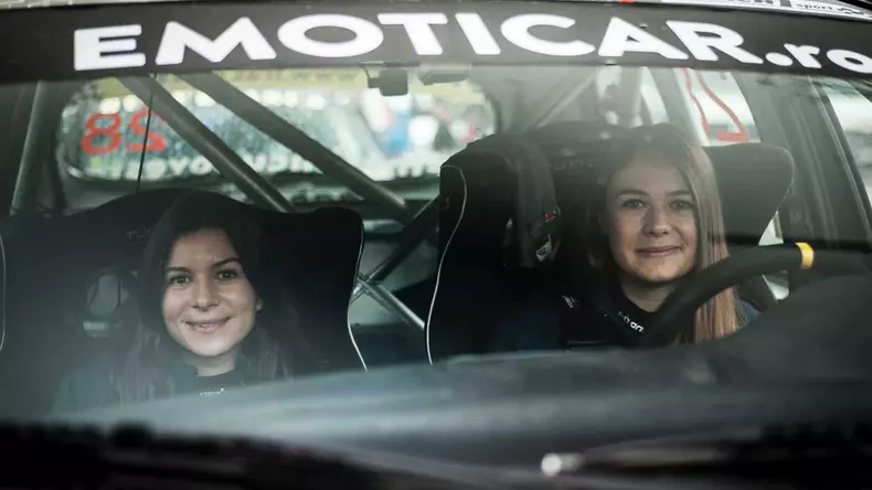 Cristiana Oprea Diana Hategan echipaj feminin de raliuri start brasov 2020-5