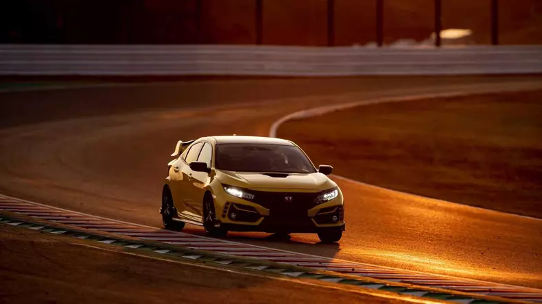 Honda Civic Type R Limited pe Suzuka 2