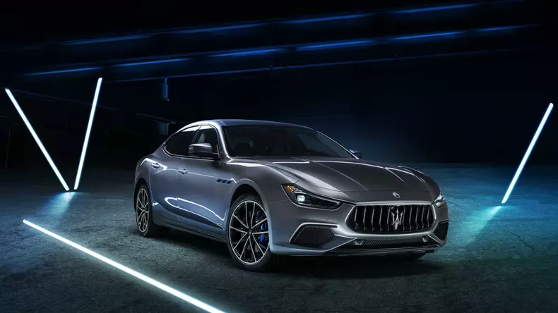 Maserati Ghibli Hybrid 4